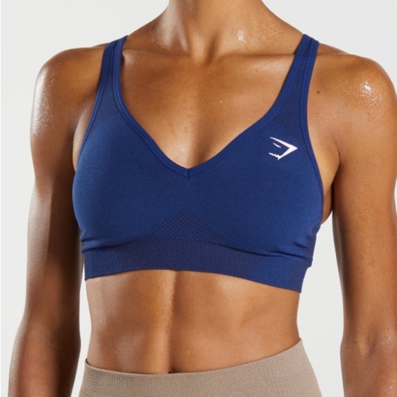 GYMSHARK SET (shorts and sports bra) - Picture 2 of 2